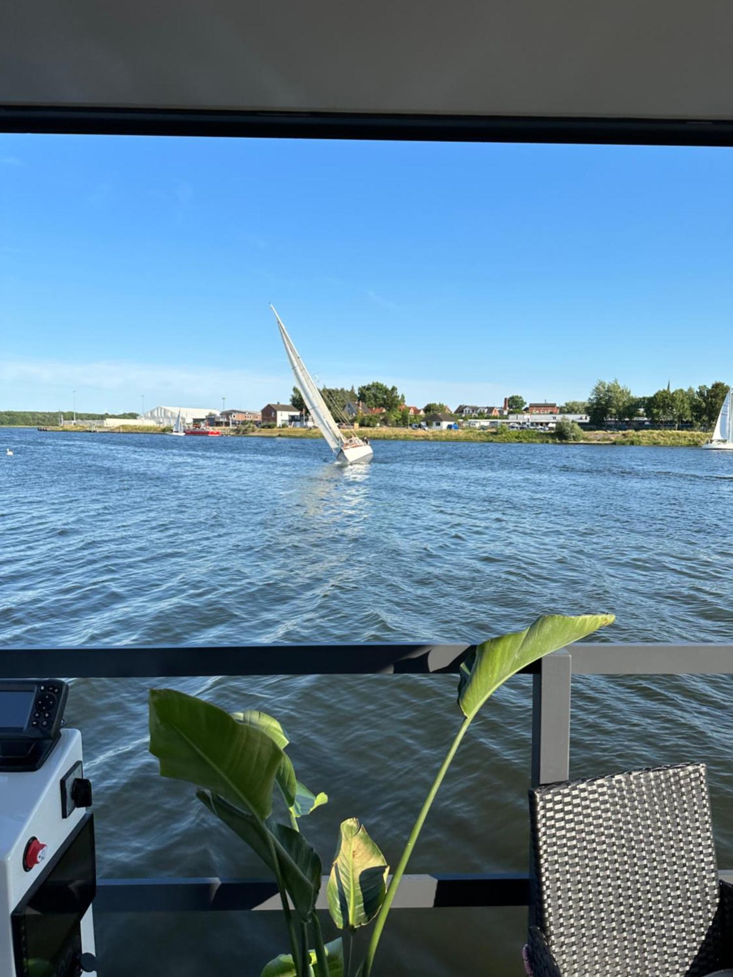 Premium Hausboot Trave Traum Apartment Lubeck Exterior photo