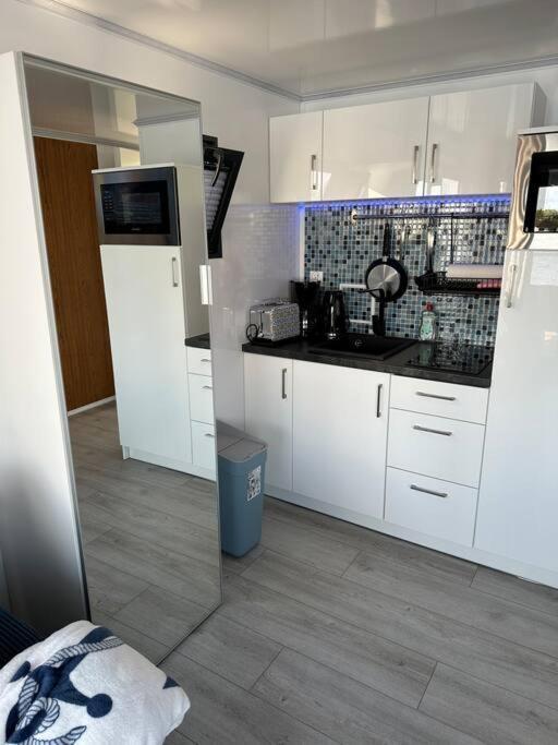 Premium Hausboot Trave Traum Apartment Lubeck Exterior photo