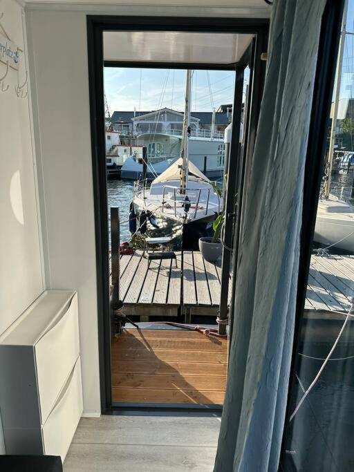 Premium Hausboot Trave Traum Apartment Lubeck Exterior photo